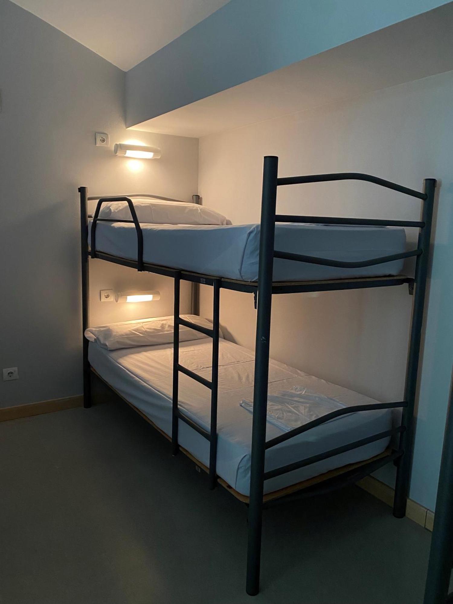 Albergue De Villava Eksteriør bilde