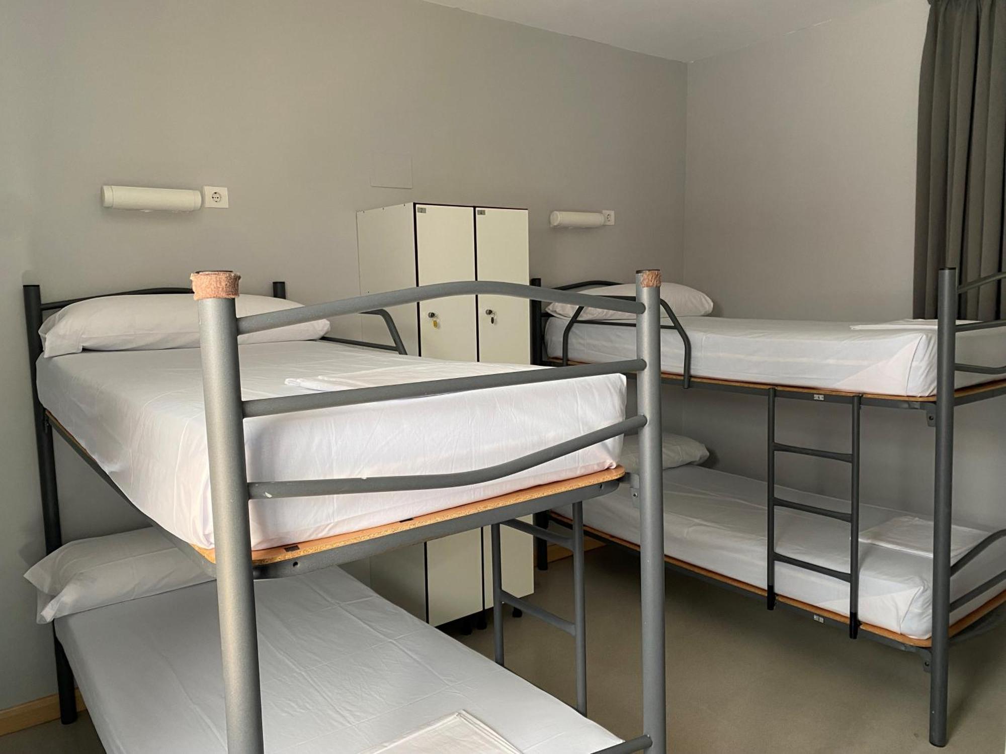 Albergue De Villava Eksteriør bilde