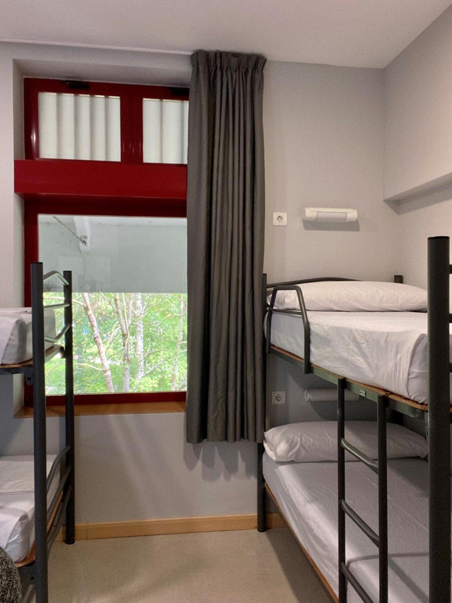 Albergue De Villava Eksteriør bilde